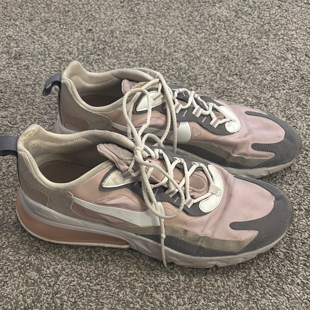Nike Air Max React